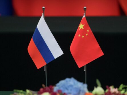 Встреча вице-премьера У И с министром торговли США